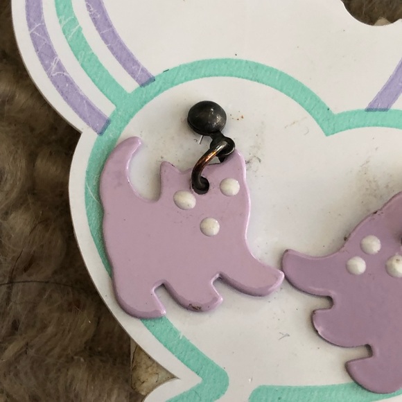 NWT cat earrings AND 30 true tales of courageous cats book! - Picture 3 of 14